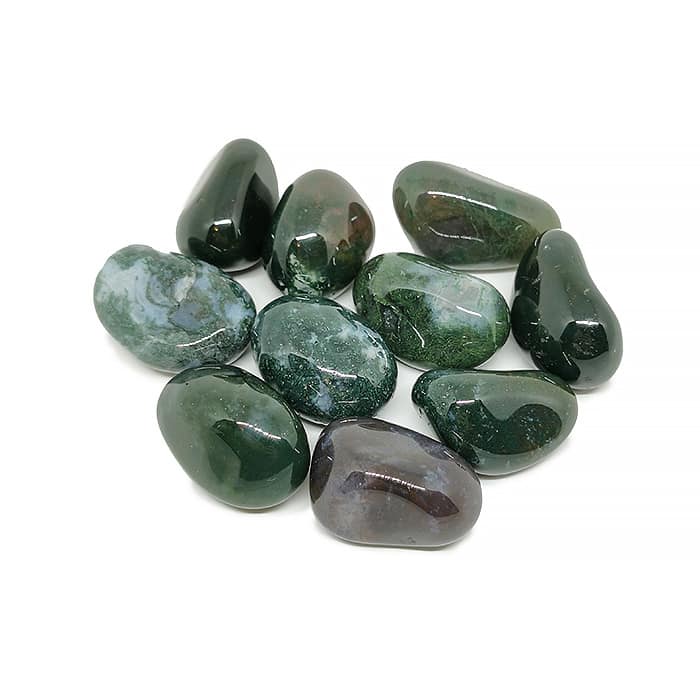 Pierre d’agate mousse verte utilisée en lithothérapie pour l’ancrage, l’harmonie avec la nature et l’équilibre émotionnel