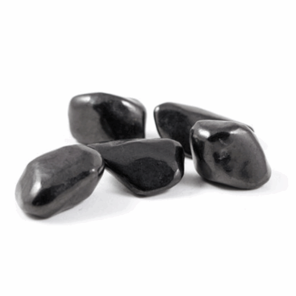 Pierre de shungite brute ou polie utilisée pour la protection énergétique et la purification électromagnétique