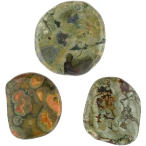 Pierre de rhyolite aux teintes multicolores utilisée en lithothérapie pour la créativité, l’équilibre et la connexion à la Terre